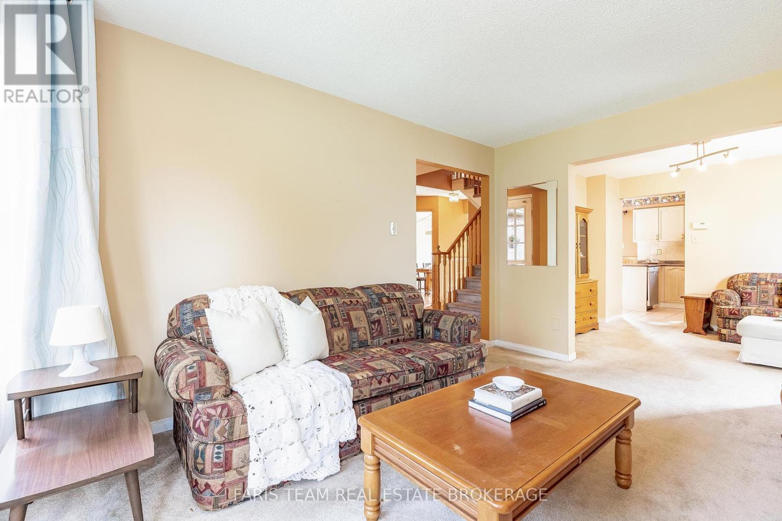 230 Mary Anne Drive, Barrie, Ontario  L4N 7R2 - Photo 14 - S12431772