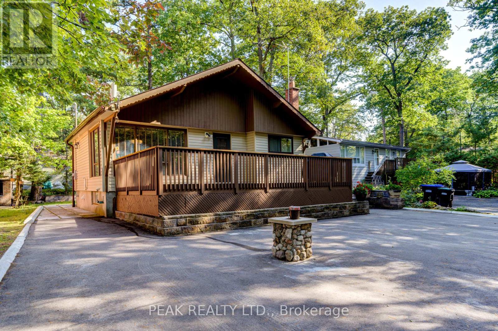 11 Glen Avenue S, Tiny, Ontario  L0L 2T0 - Photo 2 - S12431796