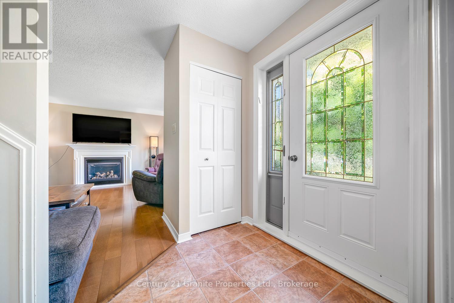 7 Tudhope Street, Parry Sound, Ontario  P2A 2H9 - Photo 13 - X12431934