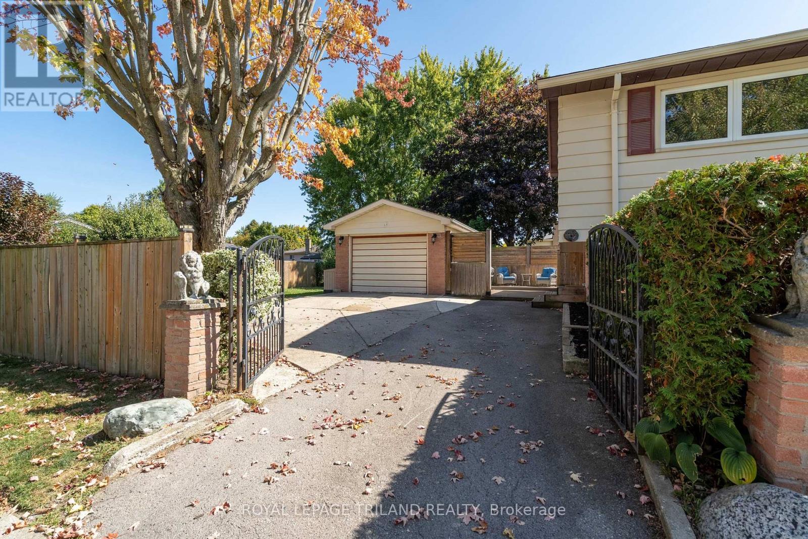 132 Brunswick Avenue, London North, Ontario  N6G 3K8 - Photo 39 - X12411313