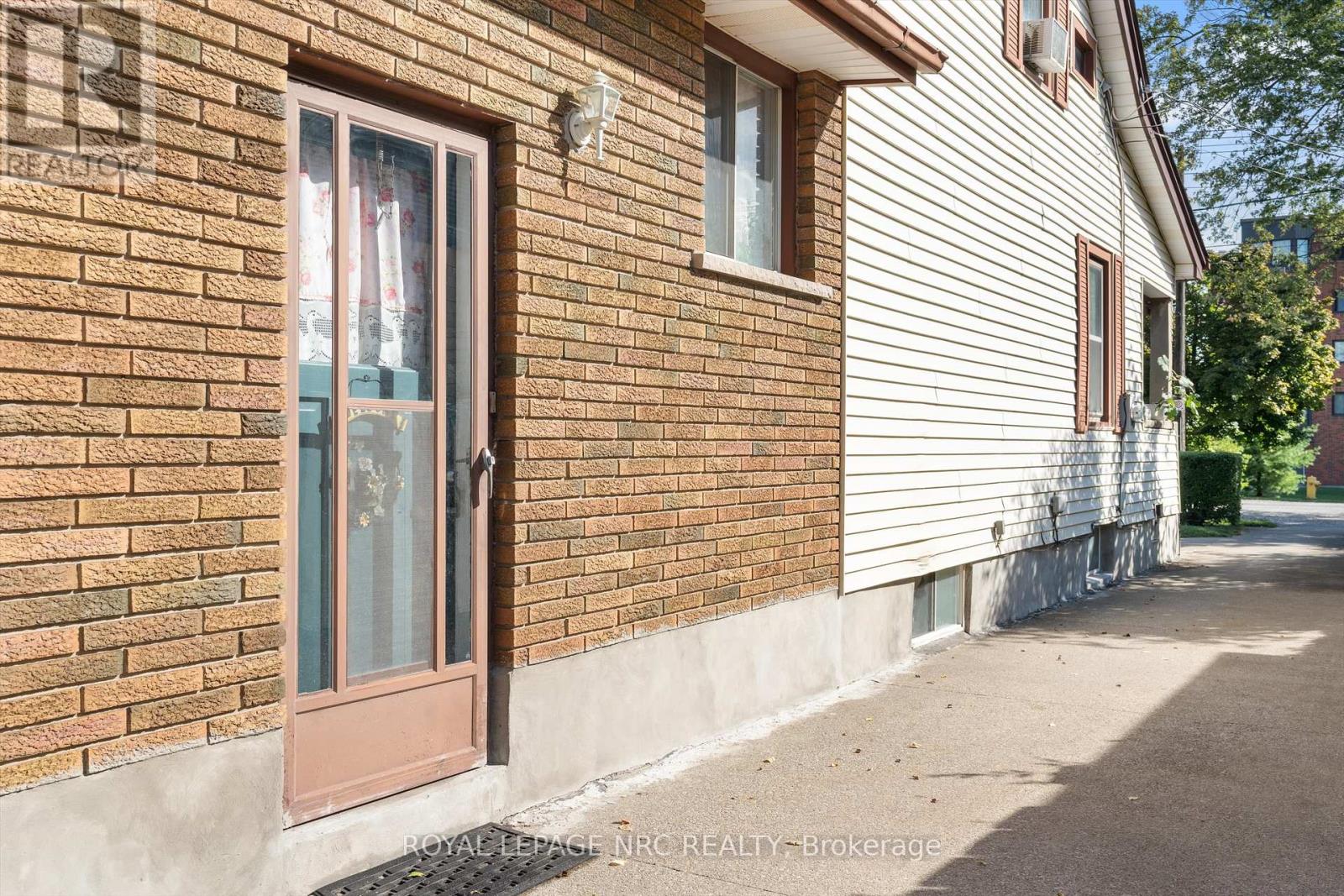 11 Cleveland Street, Thorold (Thorold Downtown), Ontario  L2V 3K3 - Photo 17 - X12301097