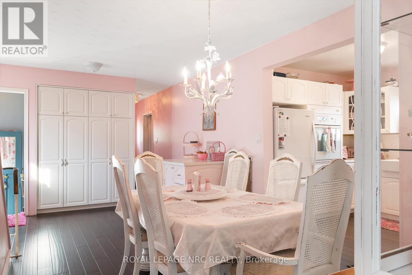 11 Cleveland Street, Thorold (Thorold Downtown), Ontario  L2V 3K3 - Photo 5 - X12301097