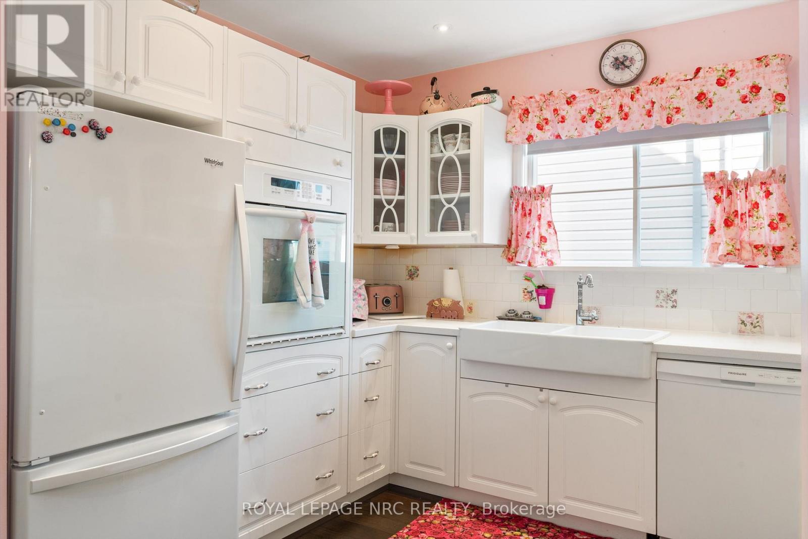 11 Cleveland Street, Thorold (Thorold Downtown), Ontario  L2V 3K3 - Photo 6 - X12301097