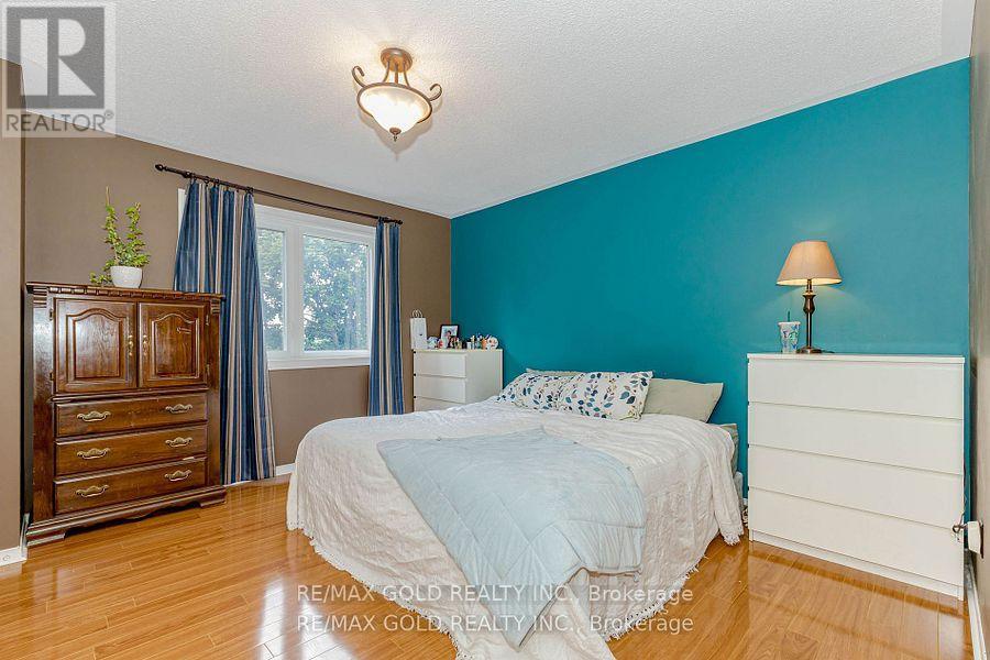 139 Chipmunk Crescent, Brampton, Ontario  L6R 1B7 - Photo 16 - W12431751