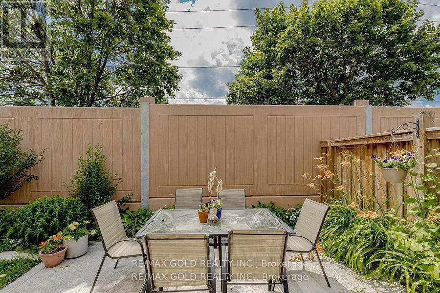 139 Chipmunk Crescent, Brampton, Ontario  L6R 1B7 - Photo 24 - W12431751