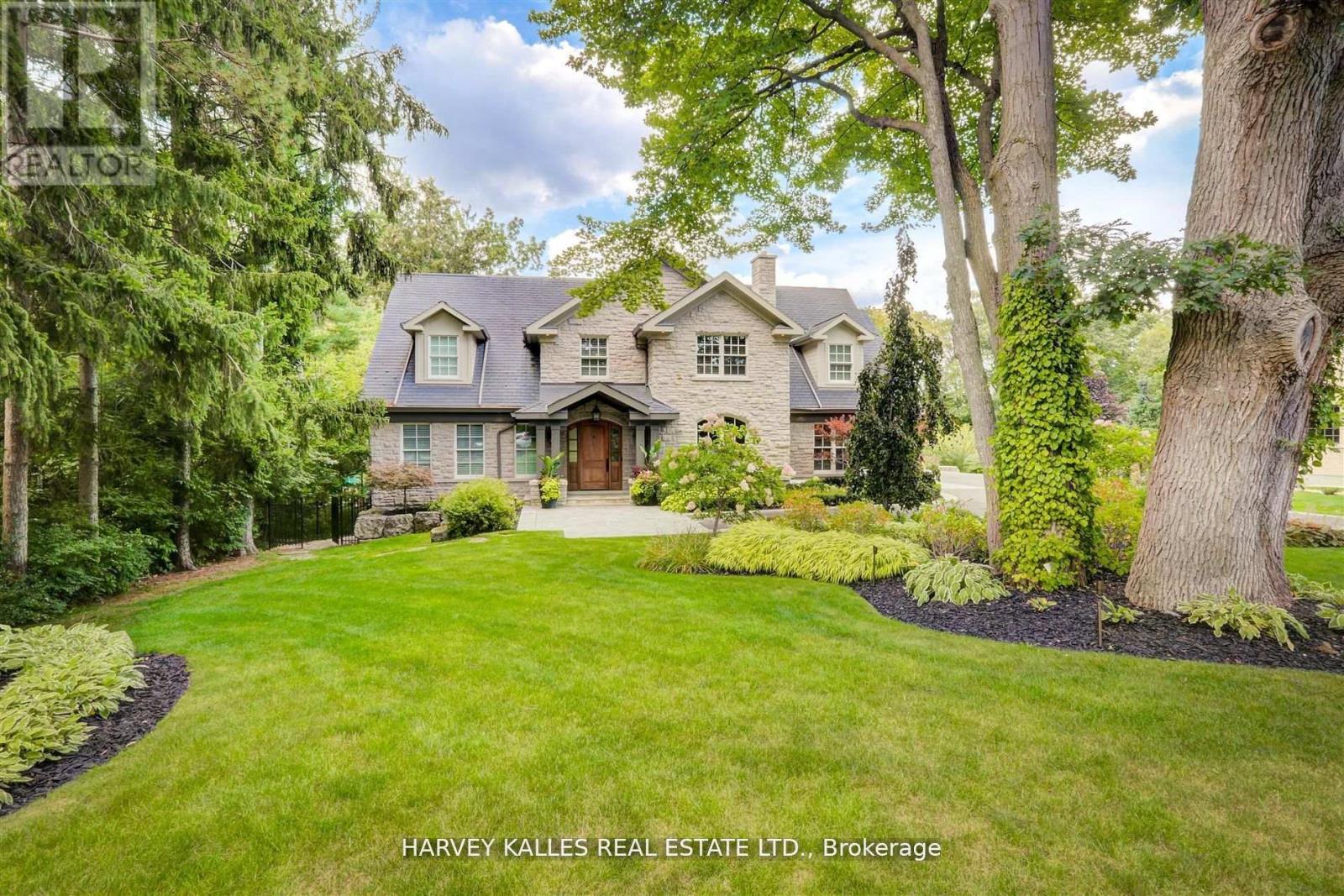 1199 Tecumseh Park Crescent, Mississauga, Ontario  L5H 2W8 - Photo 1 - W12431758