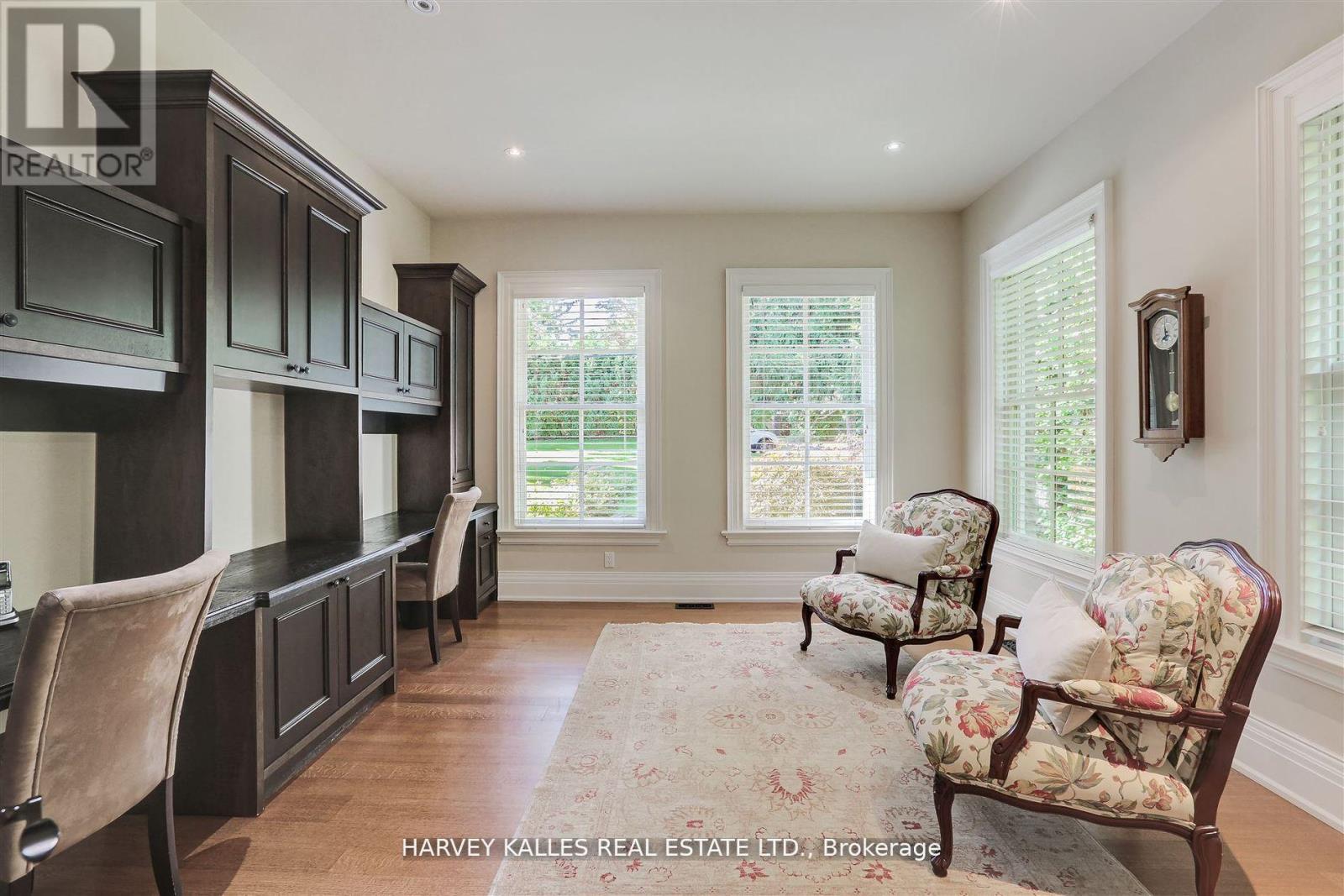 1199 Tecumseh Park Crescent, Mississauga, Ontario  L5H 2W8 - Photo 12 - W12431758