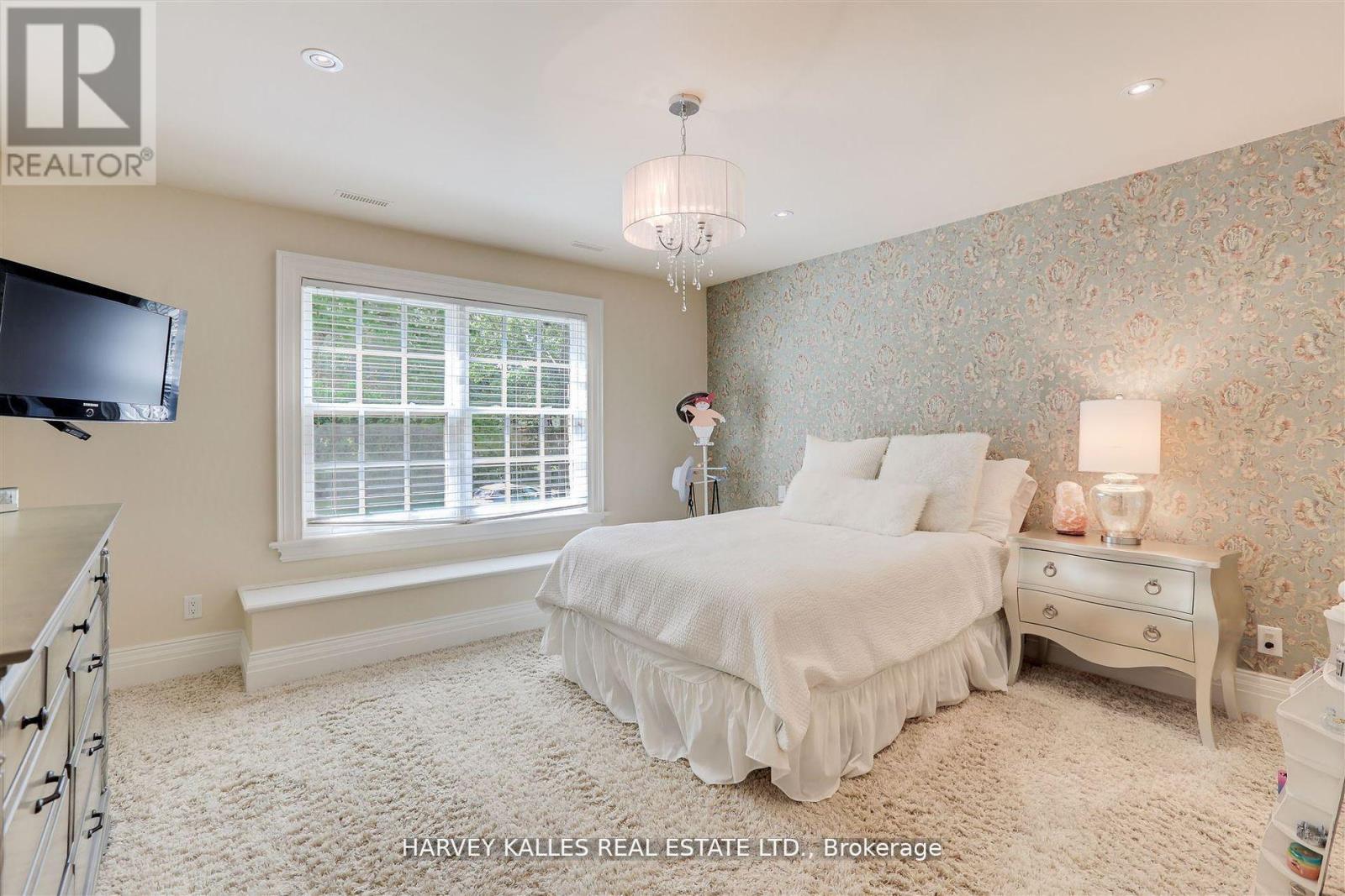 1199 Tecumseh Park Crescent, Mississauga, Ontario  L5H 2W8 - Photo 20 - W12431758