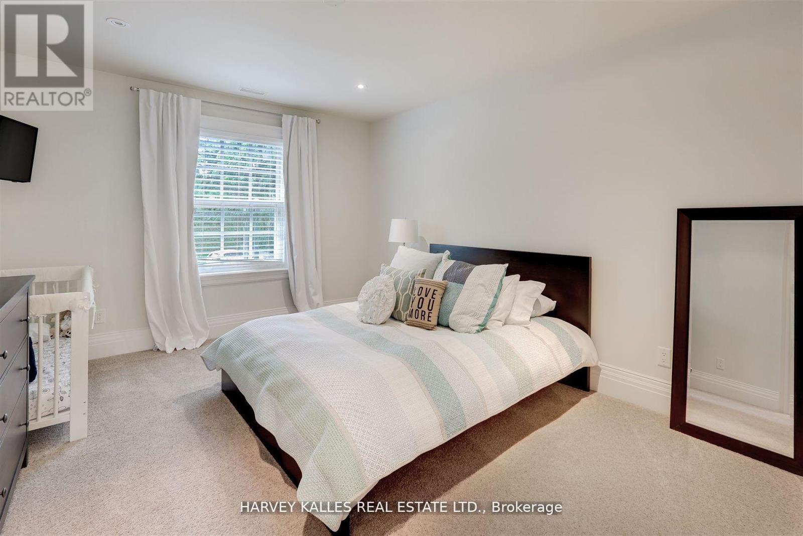 1199 Tecumseh Park Crescent, Mississauga, Ontario  L5H 2W8 - Photo 21 - W12431758
