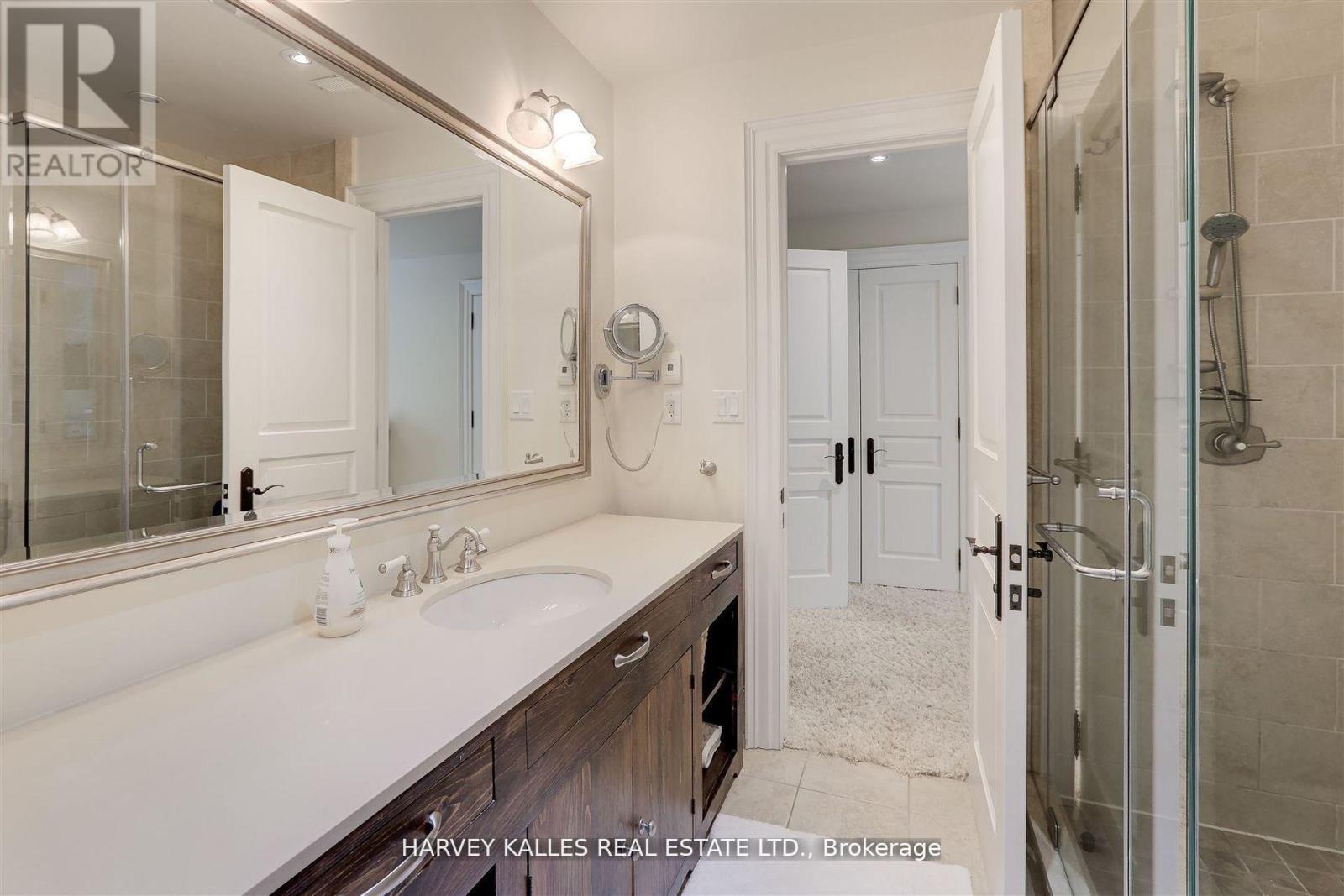 1199 Tecumseh Park Crescent, Mississauga, Ontario  L5H 2W8 - Photo 22 - W12431758