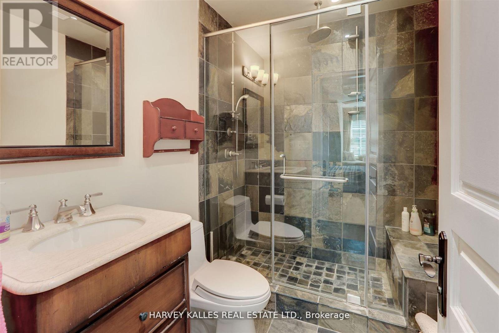 1199 Tecumseh Park Crescent, Mississauga, Ontario  L5H 2W8 - Photo 24 - W12431758