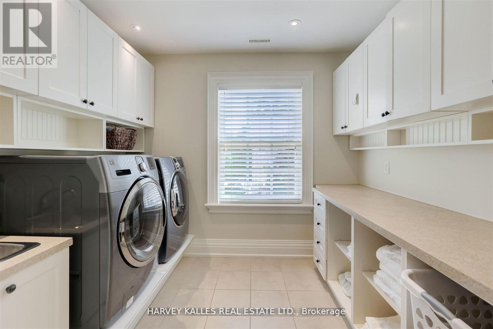 1199 Tecumseh Park Crescent, Mississauga, Ontario  L5H 2W8 - Photo 27 - W12431758