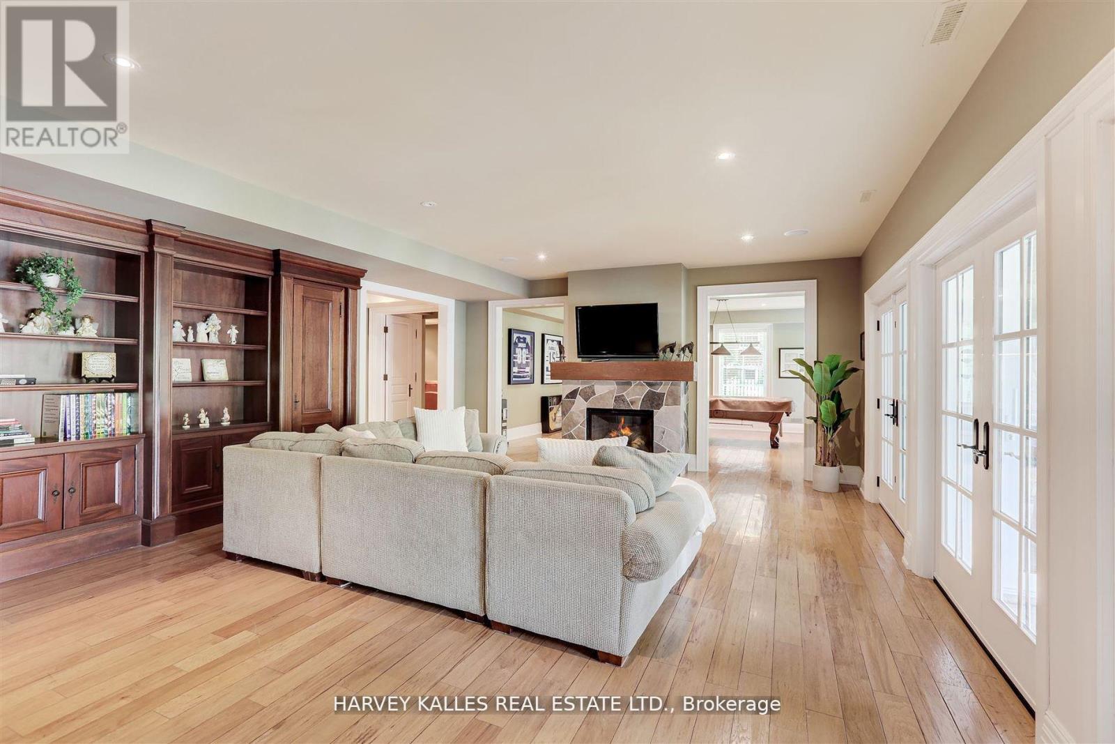 1199 Tecumseh Park Crescent, Mississauga, Ontario  L5H 2W8 - Photo 29 - W12431758