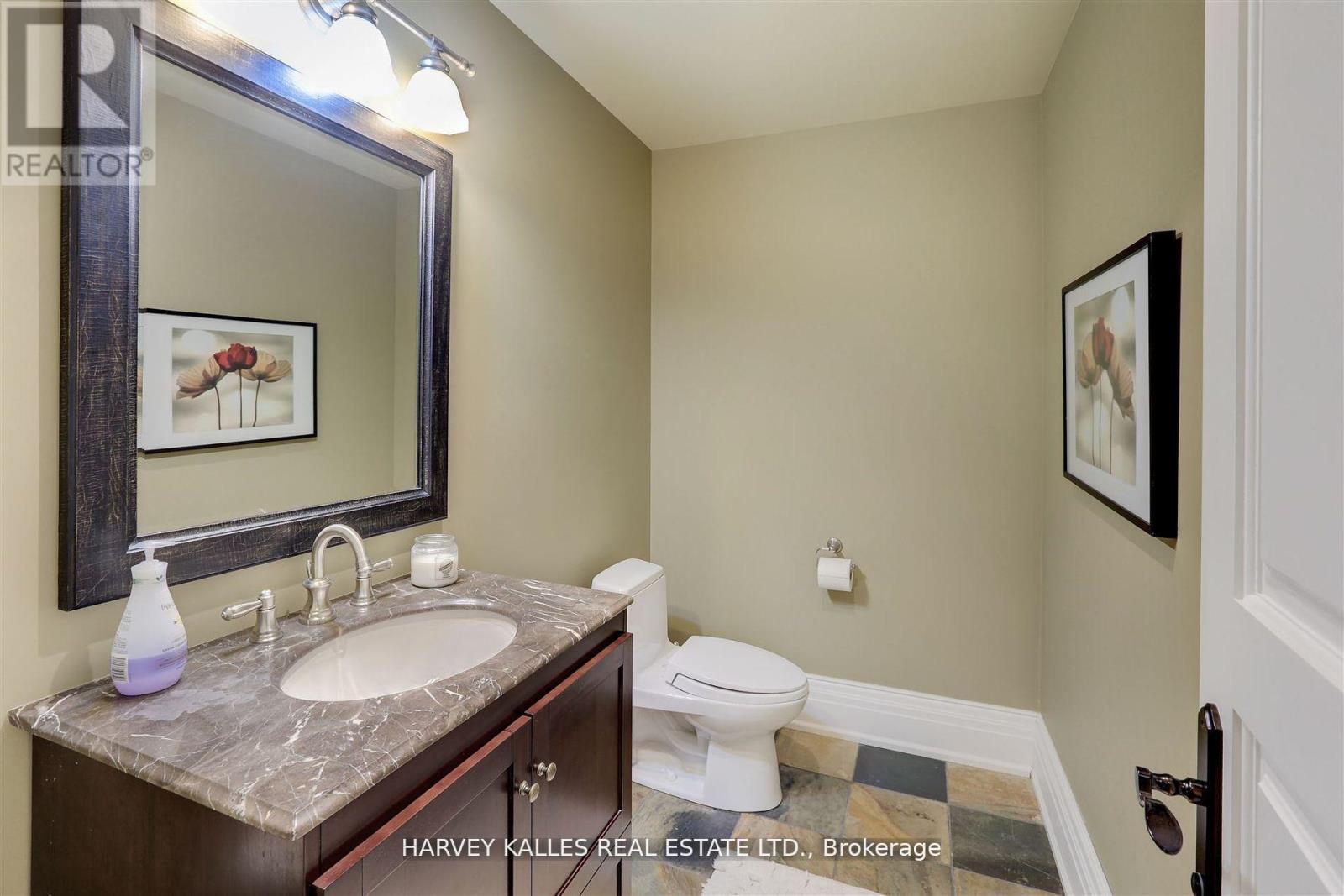 1199 Tecumseh Park Crescent, Mississauga, Ontario  L5H 2W8 - Photo 36 - W12431758