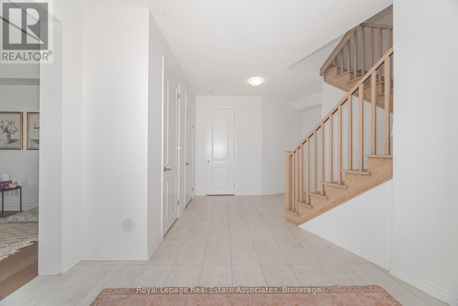 1397 William Halton Parkway, Oakville, Ontario  L6M 5N8 - Photo 5 - W12431787