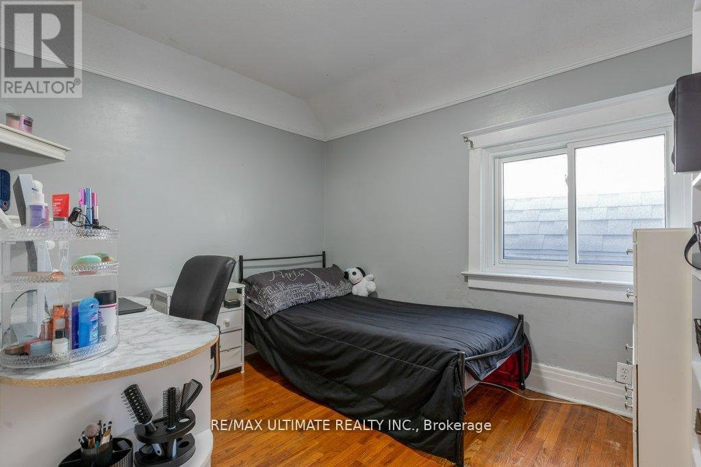 281 Boon Avenue, Toronto, Ontario  M6E 4A2 - Photo 16 - W12431798