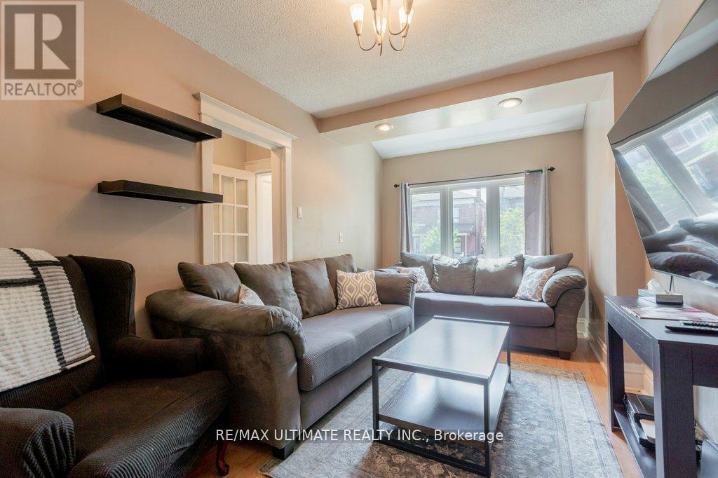 281 Boon Avenue, Toronto, Ontario  M6E 4A2 - Photo 6 - W12431798