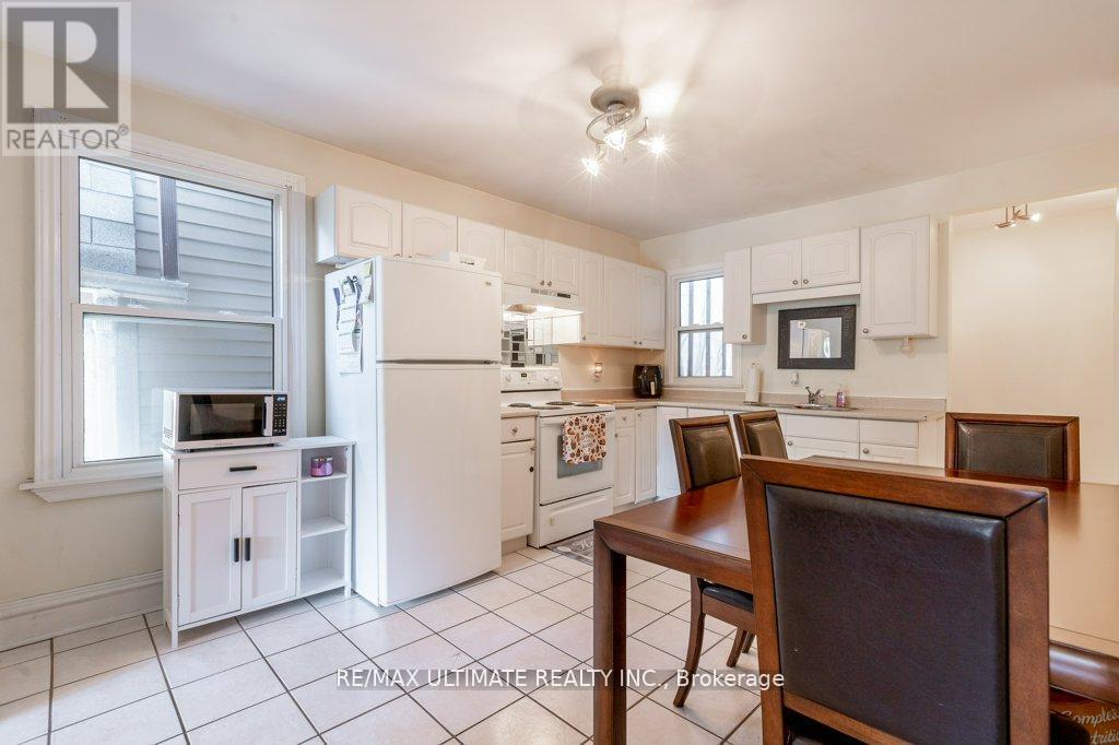 281 Boon Avenue, Toronto, Ontario  M6E 4A2 - Photo 7 - W12431798