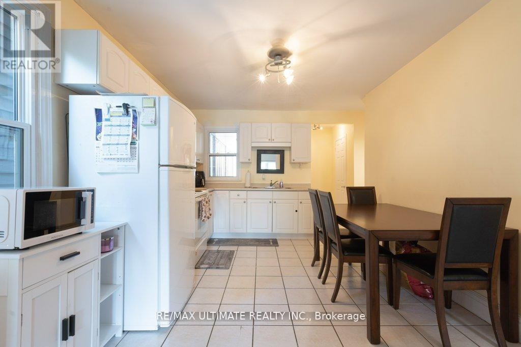 281 Boon Avenue, Toronto, Ontario  M6E 4A2 - Photo 8 - W12431798