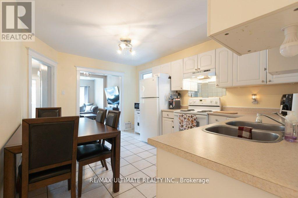 281 Boon Avenue, Toronto, Ontario  M6E 4A2 - Photo 9 - W12431798