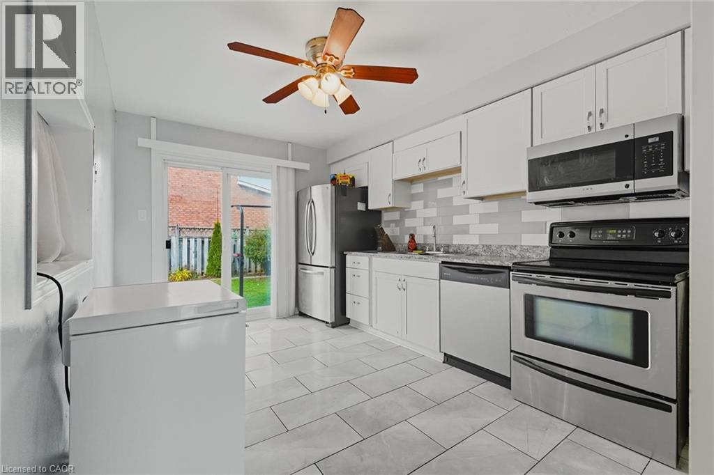 2 Blackburn Crescent, Ajax, Ontario  L1S 5Z2 - Photo 5 - 40774188