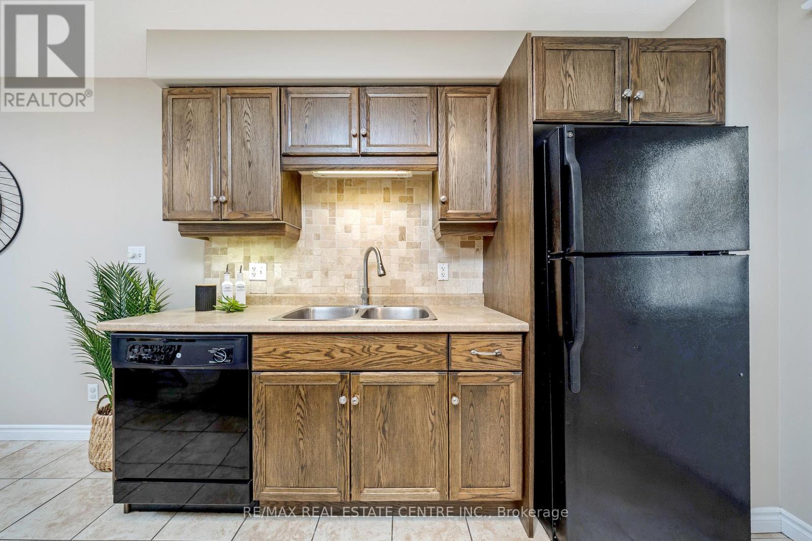 153 Carters Lane, Guelph/eramosa, Ontario  N0B 2K0 - Photo 7 - X12431764