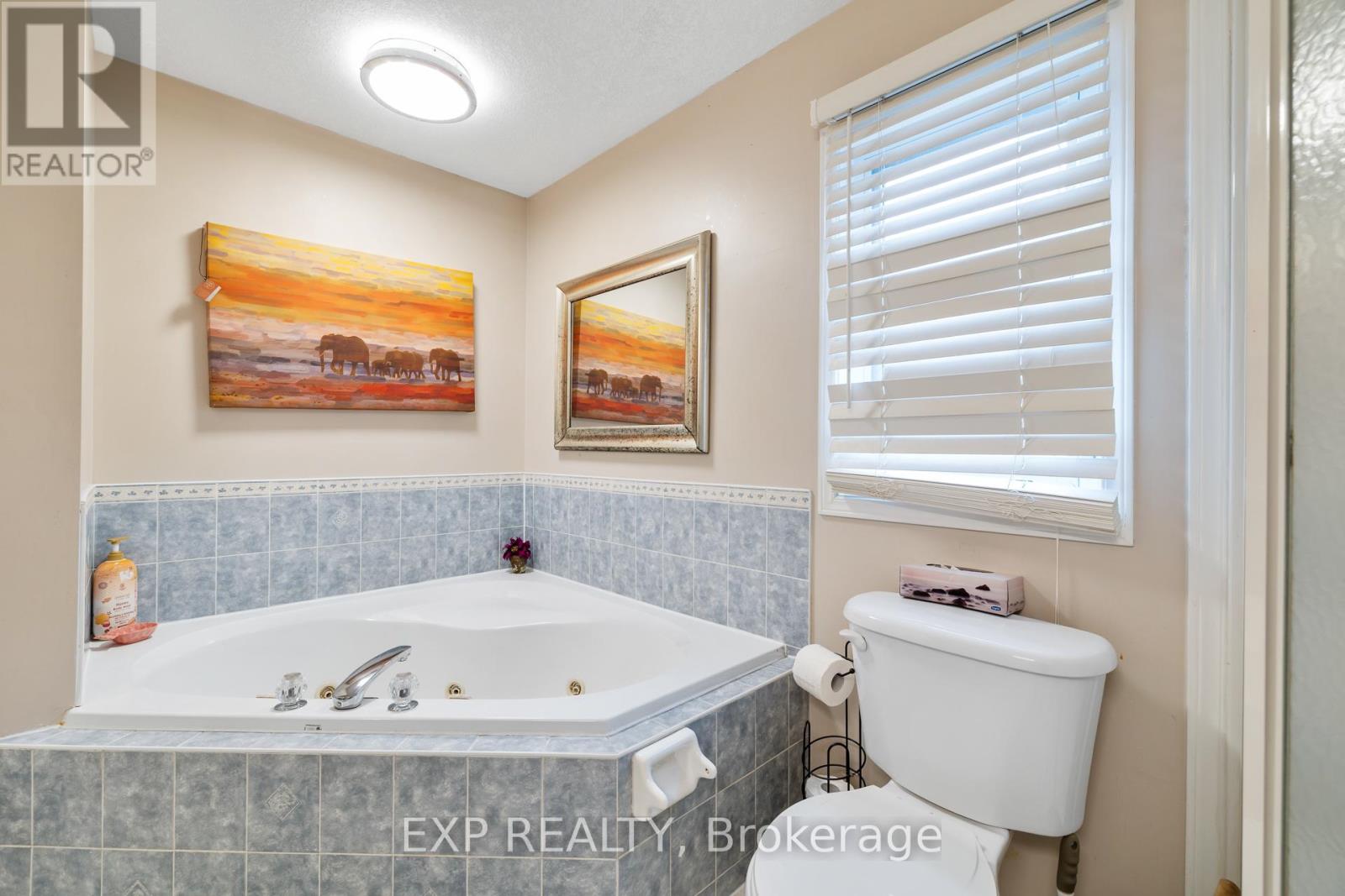 992 Copper Leaf Crescent, Kitchener, Ontario  N2E 3W3 - Photo 14 - X12431790