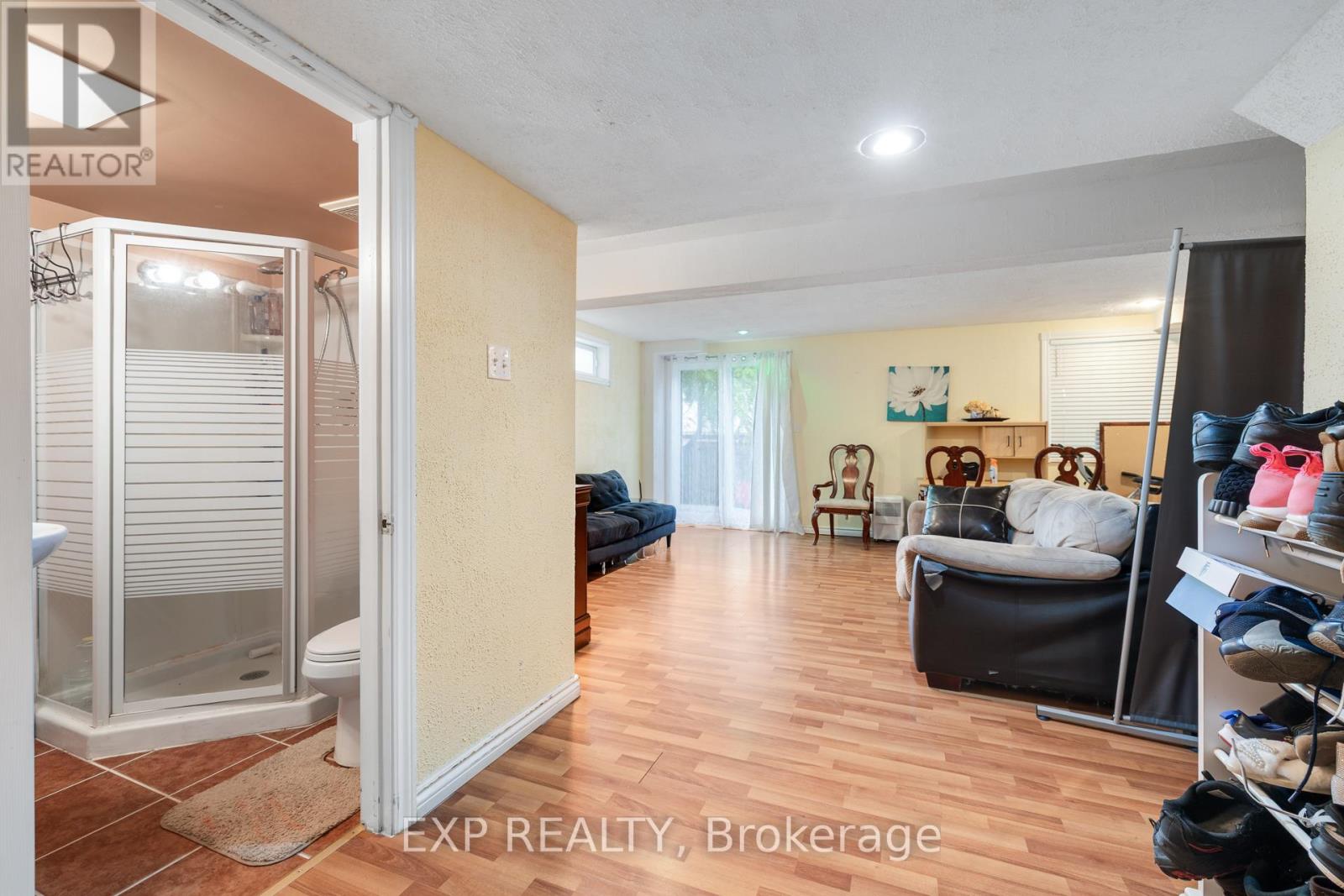 992 Copper Leaf Crescent, Kitchener, Ontario  N2E 3W3 - Photo 16 - X12431790