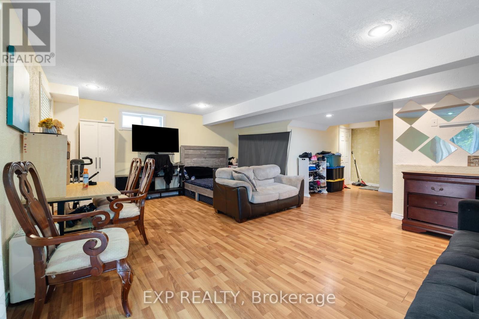 992 Copper Leaf Crescent, Kitchener, Ontario  N2E 3W3 - Photo 18 - X12431790