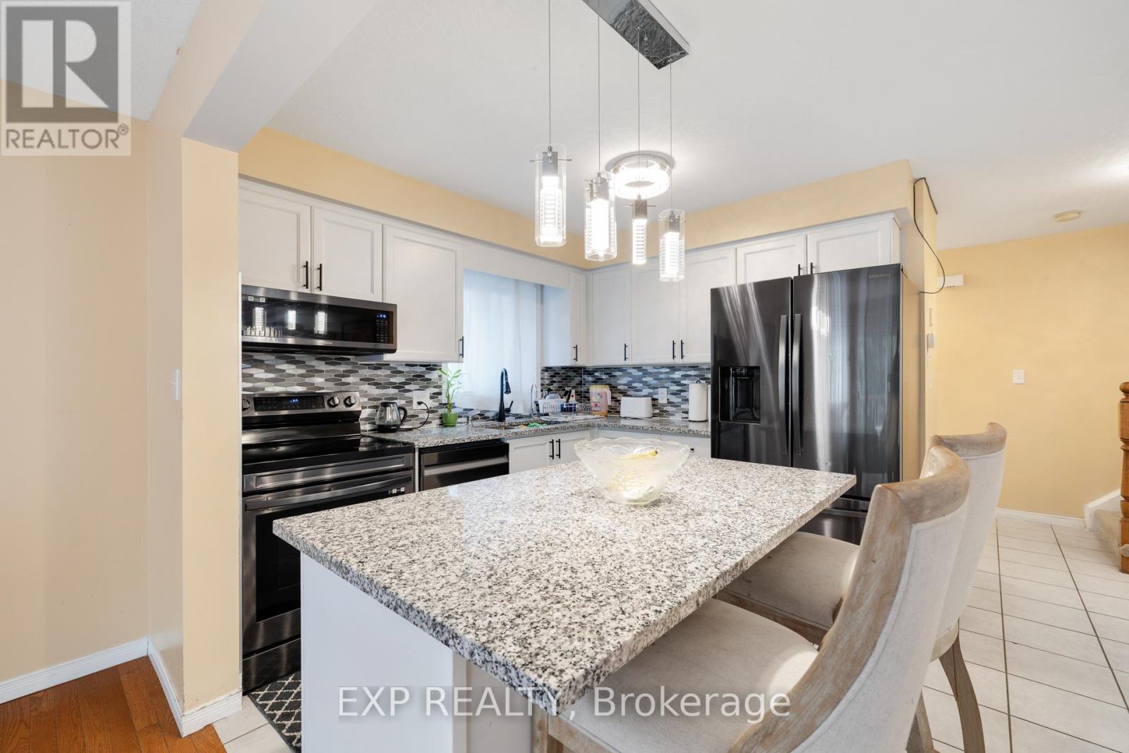 992 Copper Leaf Crescent, Kitchener, Ontario  N2E 3W3 - Photo 4 - X12431790