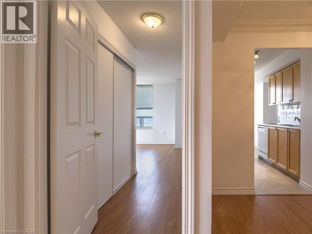 55 STRATHAVEN Road Unit# 1413, Mississauga, Ontario