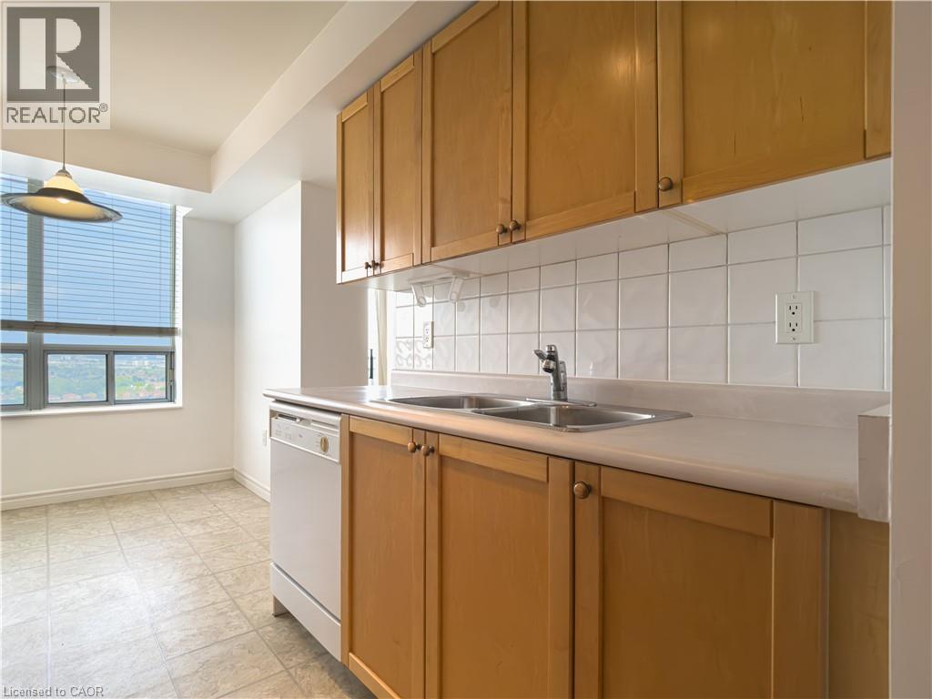 55 Strathaven Road Unit# 1413, Mississauga, Ontario  L5R 4G9 - Photo 8 - 40774288