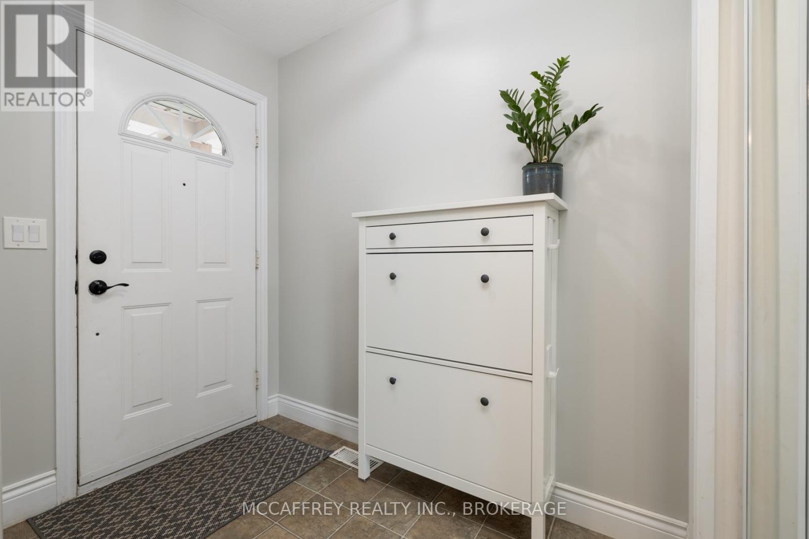 81 Schooner Drive, Kingston, Ontario  K7K 7K1 - Photo 3 - X12432006