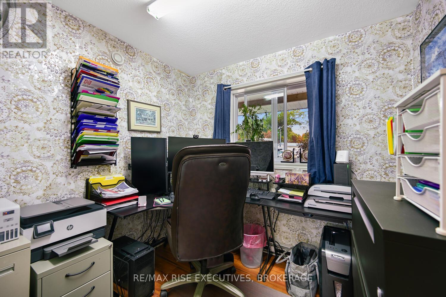 25 Park Street, Leeds And The Thousand Islands, Ontario  K0E 1N0 - Photo 13 - X12432062