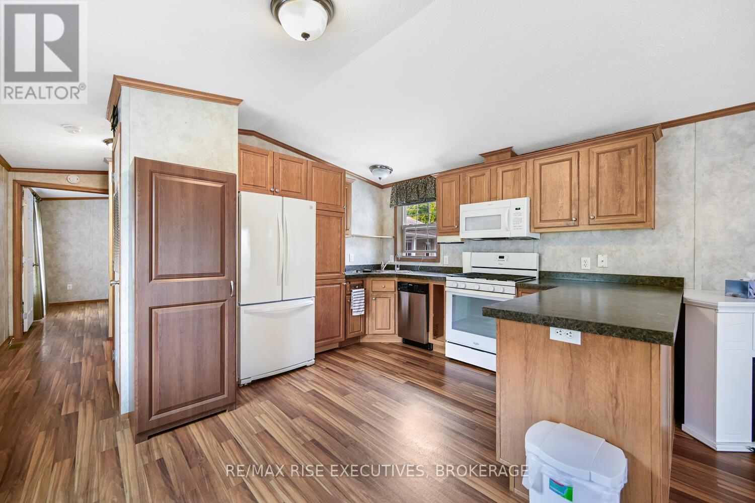 25 Park Street, Leeds And The Thousand Islands, Ontario  K0E 1N0 - Photo 35 - X12432062