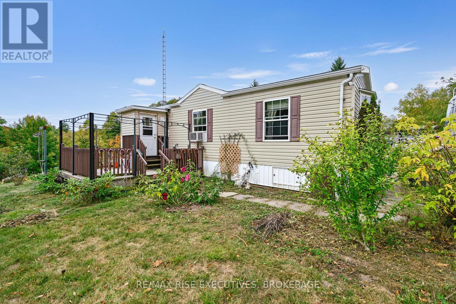 25 Park Street, Leeds And The Thousand Islands, Ontario  K0E 1N0 - Photo 44 - X12432062