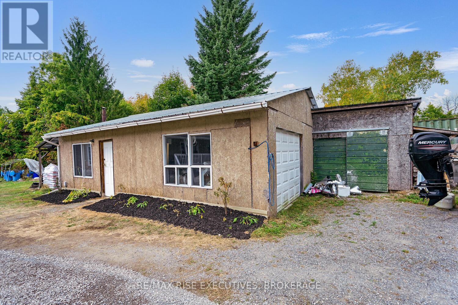 25 Park Street, Leeds And The Thousand Islands, Ontario  K0E 1N0 - Photo 47 - X12432062