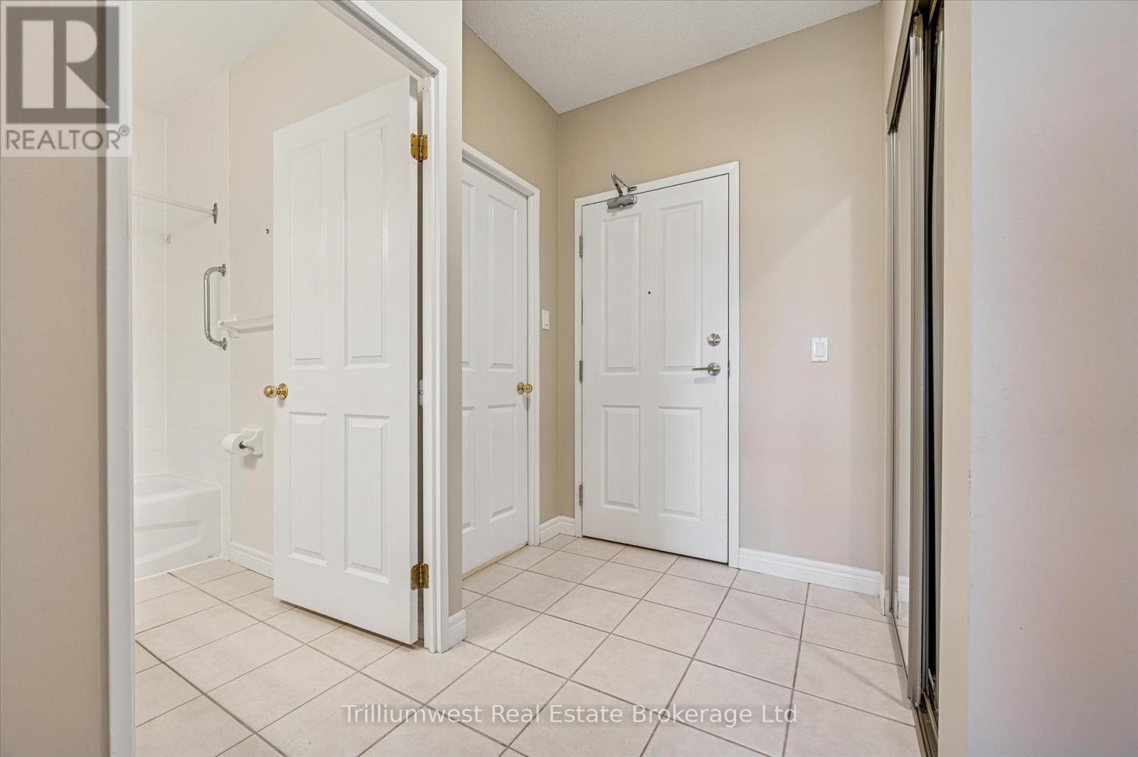 304 - 60 Wyndham Street S, Guelph, Ontario  N1E 7H7 - Photo 12 - X12432048