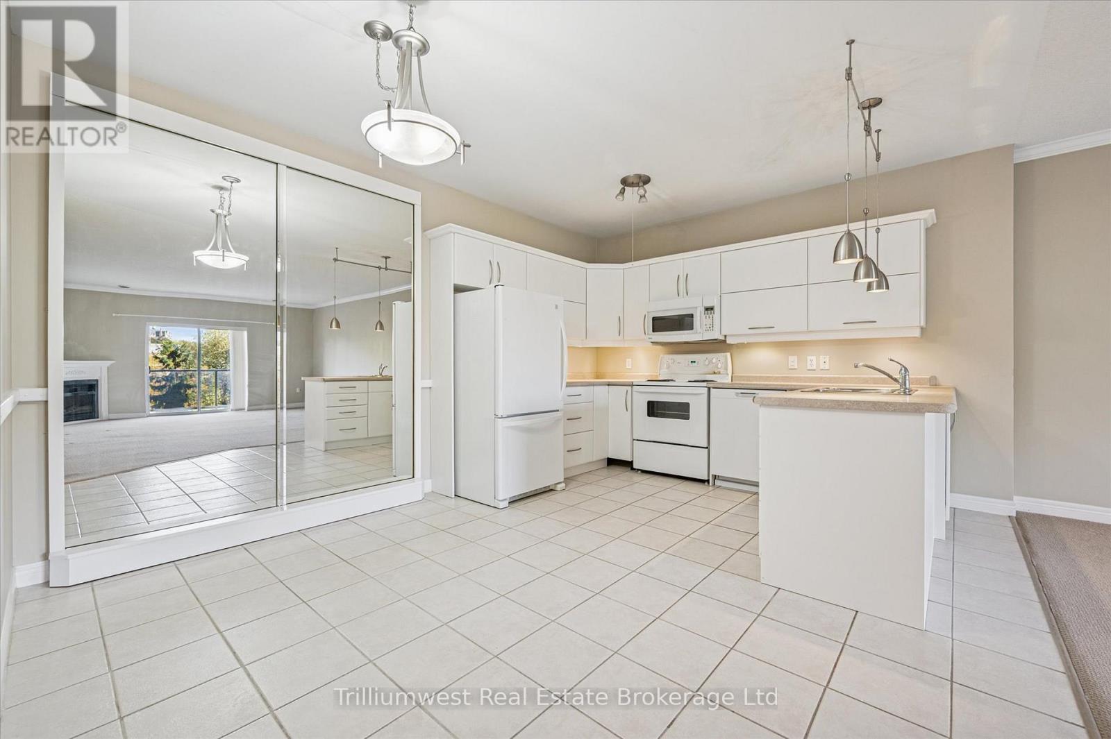304 - 60 Wyndham Street S, Guelph, Ontario  N1E 7H7 - Photo 15 - X12432048