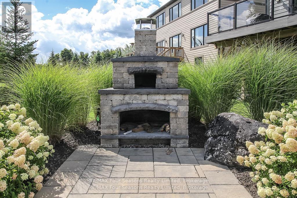 111 Crestview Court, Blue Mountains, Ontario  L9Y 0Z4 - Photo 8 - X12432051