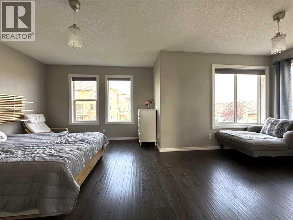 200 Royal Crest View Nw, Calgary, Alberta  T3G 5W3 - Photo 11 - A2254155