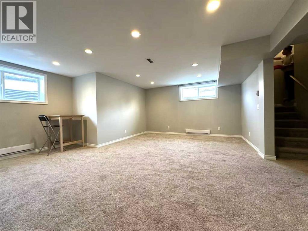200 Royal Crest View Nw, Calgary, Alberta  T3G 5W3 - Photo 22 - A2254155