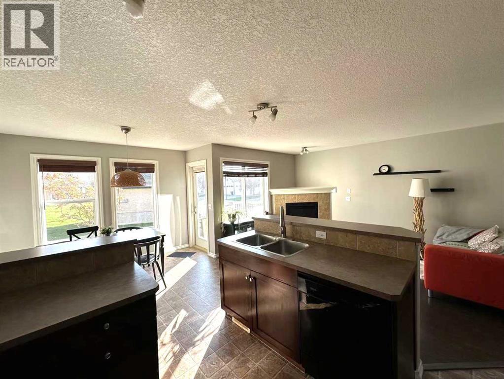 200 Royal Crest View Nw, Calgary, Alberta  T3G 5W3 - Photo 9 - A2254155