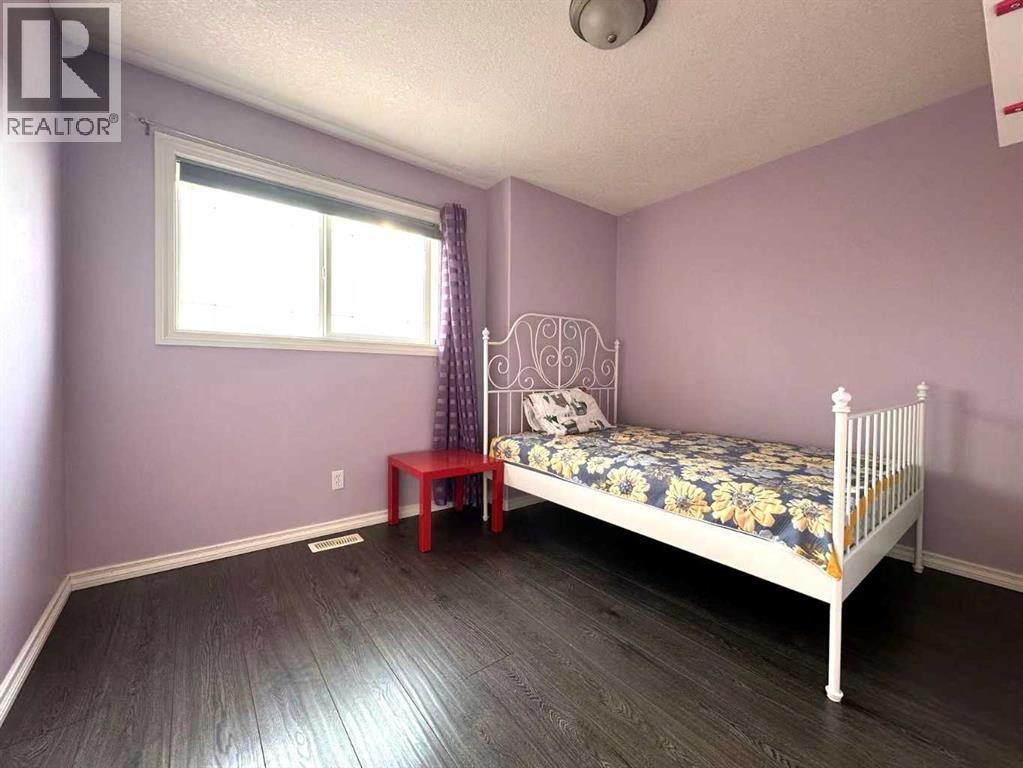 200 Royal Crest View Nw, Calgary, Alberta  T3G 5W3 - Photo 18 - A2254155