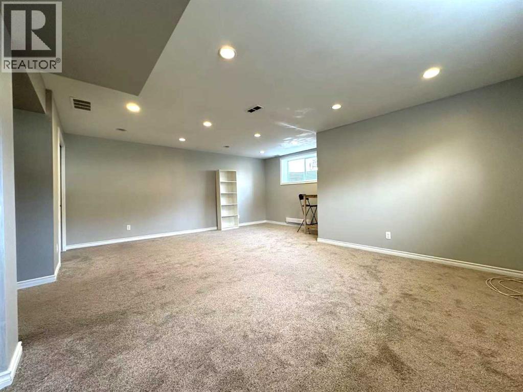 200 Royal Crest View Nw, Calgary, Alberta  T3G 5W3 - Photo 23 - A2254155