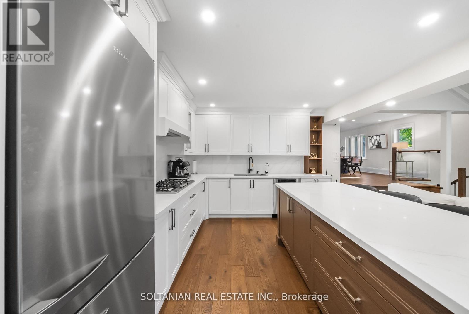 32 Beechwood Avenue, Toronto, Ontario  M2L 1J1 - Photo 17 - C12430621