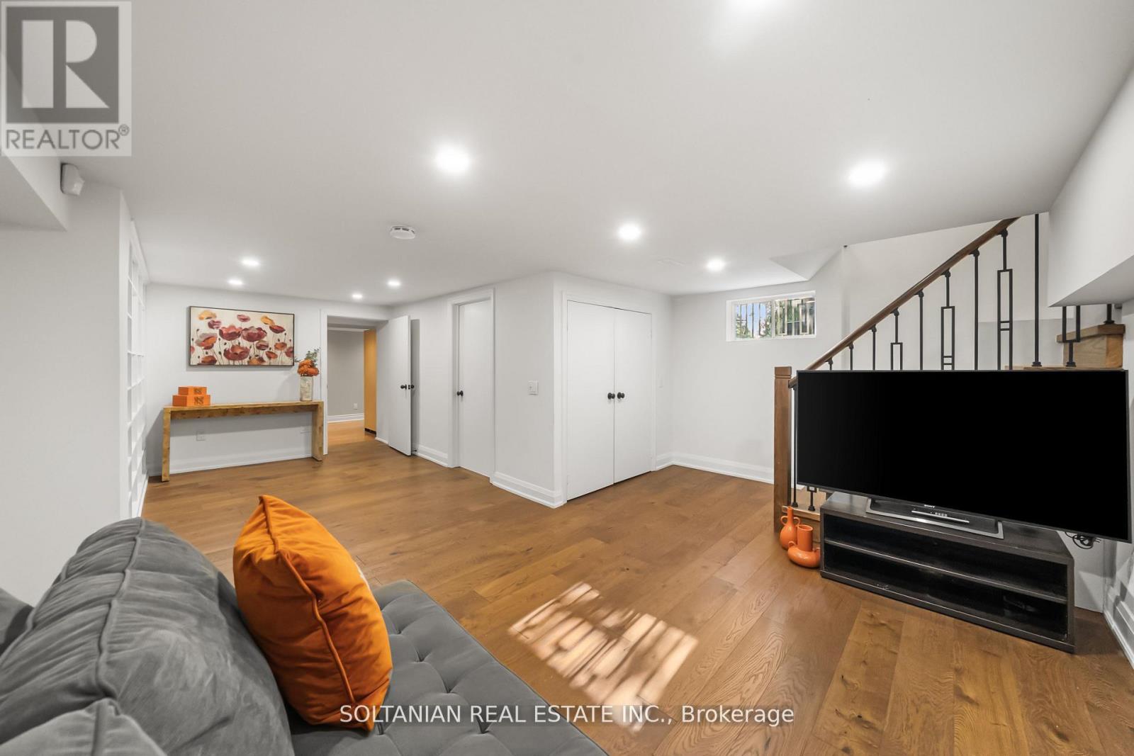 32 Beechwood Avenue, Toronto, Ontario  M2L 1J1 - Photo 33 - C12430621