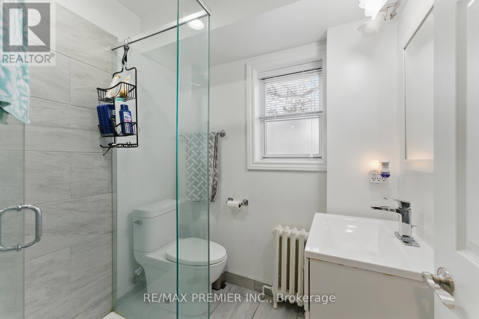 9-11 Bracebridge Avenue, Toronto, Ontario  M4C 2X6 - Photo 14 - E12084251