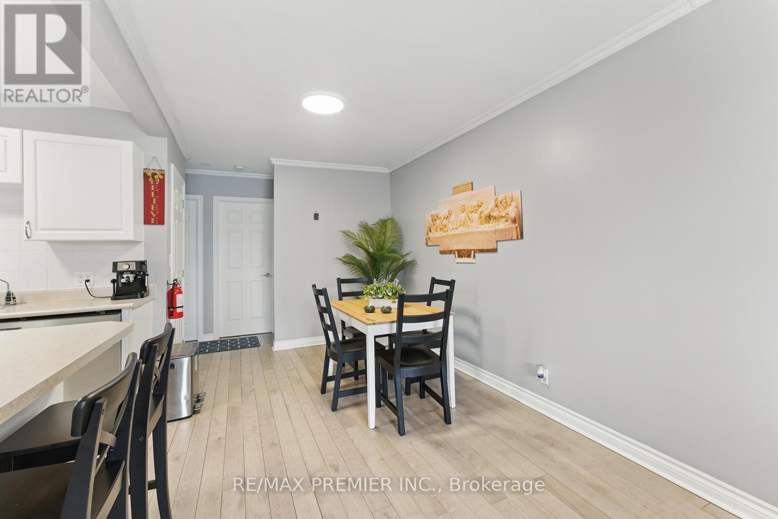 9-11 Bracebridge Avenue, Toronto, Ontario  M4C 2X6 - Photo 6 - E12084251
