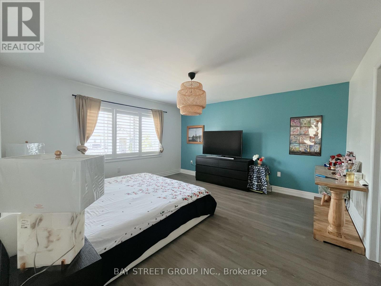 Master Room - 51 Dominion Crescent, Niagara-On-The-Lake (St. Davids), Ontario  L0S 1J1 - Photo 1 - X12432043